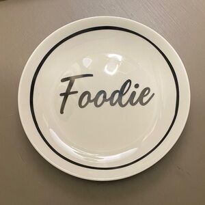 NWOT White Plate with 'Foodie' Script